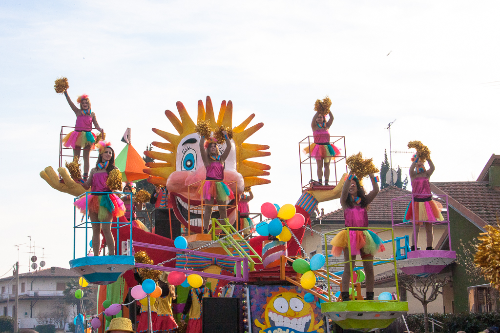 2015-03-01 Album Foto Sfilata Carri Carnevale Bedizzole