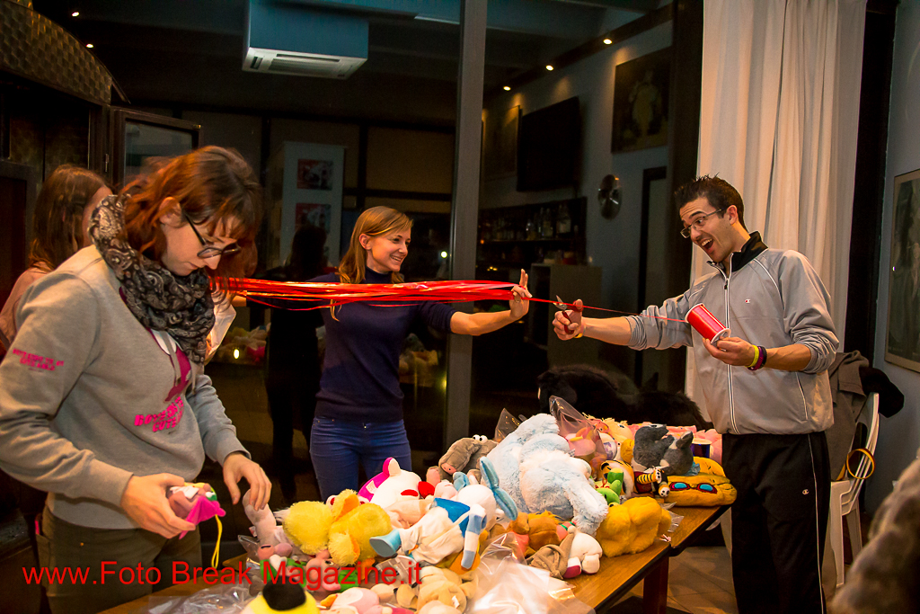 2015-12-14 Preparazione Regali Bimbi Associazione Break