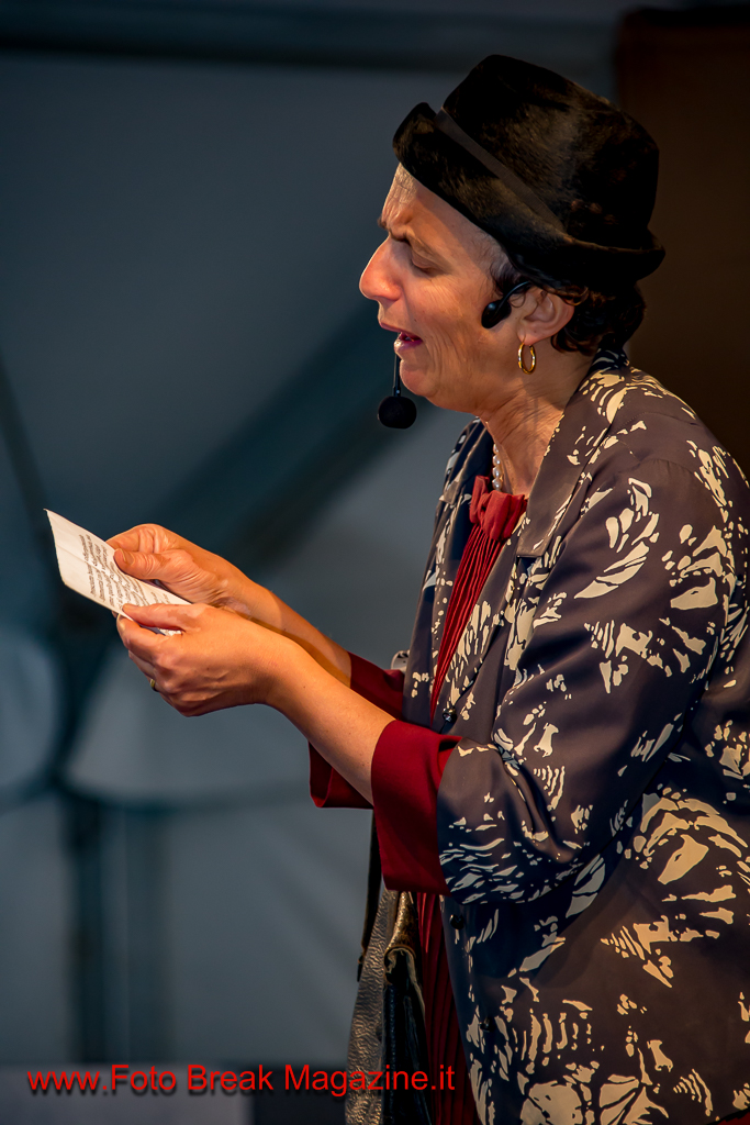 2016-04-14 Album Foto Festa Delle Alberelle Paola Rizzi in “Non Voglio Mica La Luna”