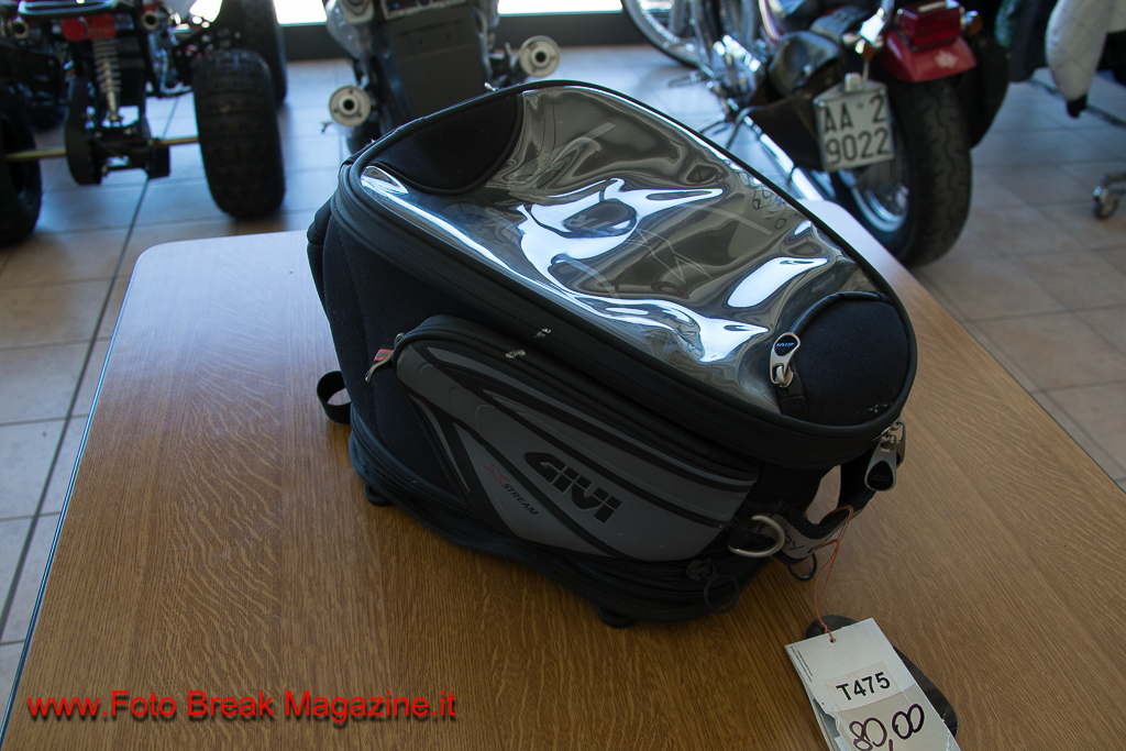 BORSA CON CALAMITE SERBATOIO GIVI € 79.00